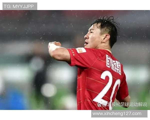 足球明星与经典瞬间的完美结合图文展示，感受他们的激情与荣耀